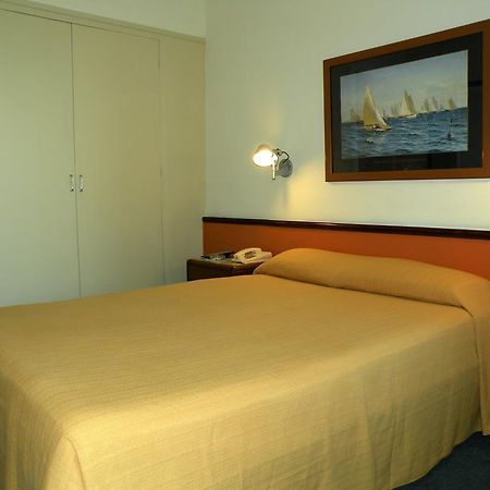 Austral Hotel Montevideo Room photo